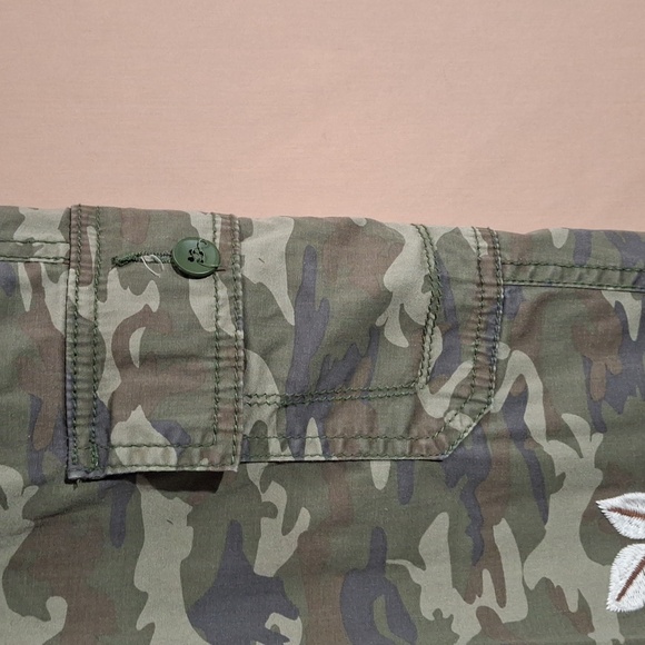 Style & Co Camouflage Capri Pants with Embroidery 18W - Picture 5 of 13